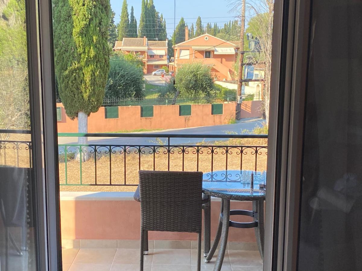 Ivy House Modern Life Near Corfu Town Apartment Контокали Екстериор снимка